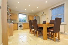 2 bedroom Apartment...